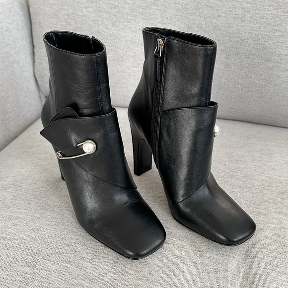 Nine West Black Leather Ankle Boots with Pearl Detail – New Without Tags - Picture 11 of 12